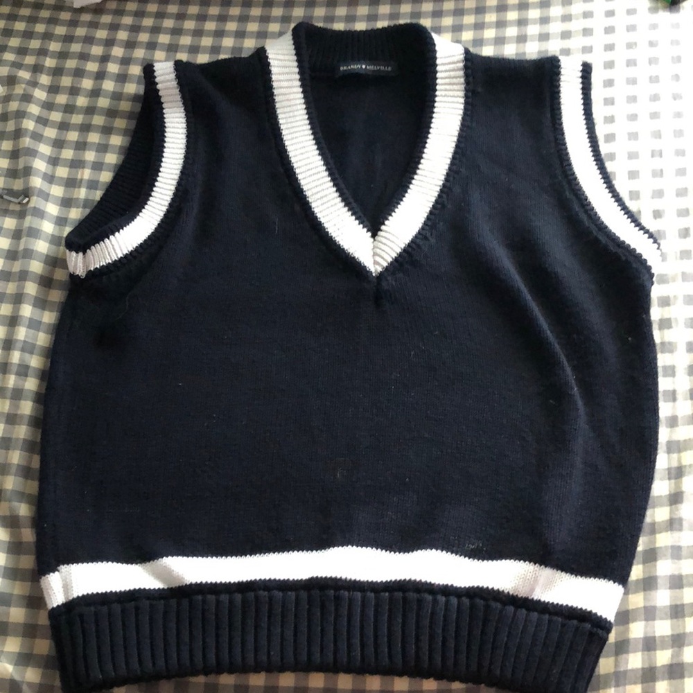 BRANDY MELVILLE SWEATER VEST 28$